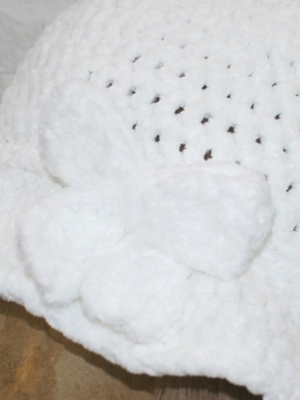 HAND CRAFTED Hat Crochet Bucket Chenille Floppy Wide Brim White Cloud Dancer - Picture 6 of 15